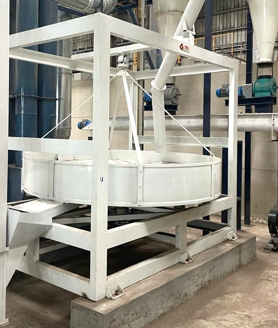 Oscillator machine for coffee hulling separation