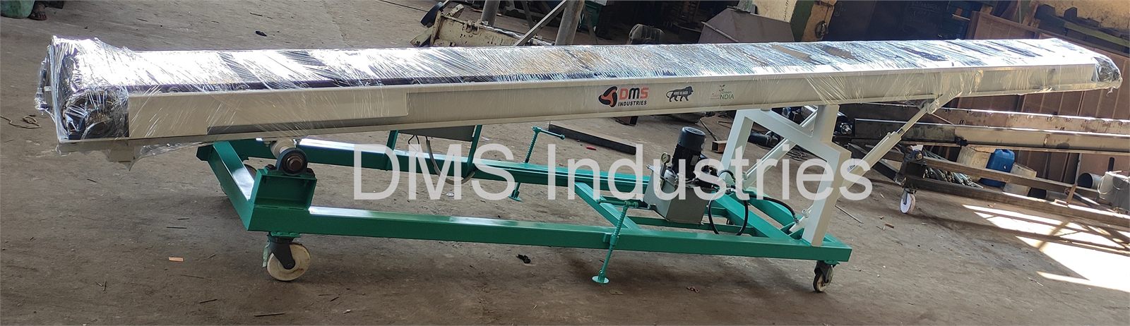 Industrial belt conveyor system