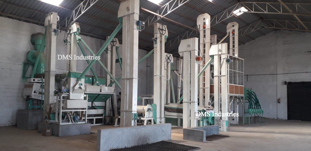 Material handling arrangement at a DMS Industries customer site
